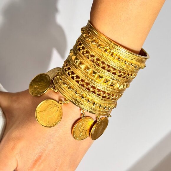 Ben-Amun gold cuff with coins bracelets <Rihanna> - Picture 3 of 13